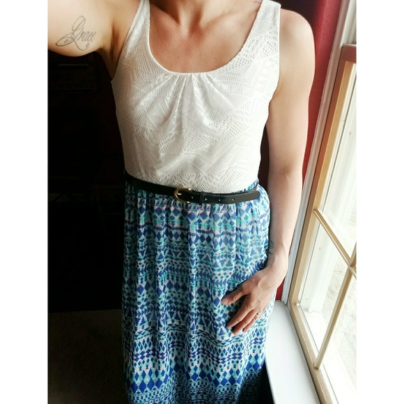 💙 Gorgeous Fall Dress 👗 - Picture 2 of 5